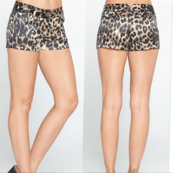 New Sexy Animal Print Shorts With Cuffed Hem - Picture 4 of 5